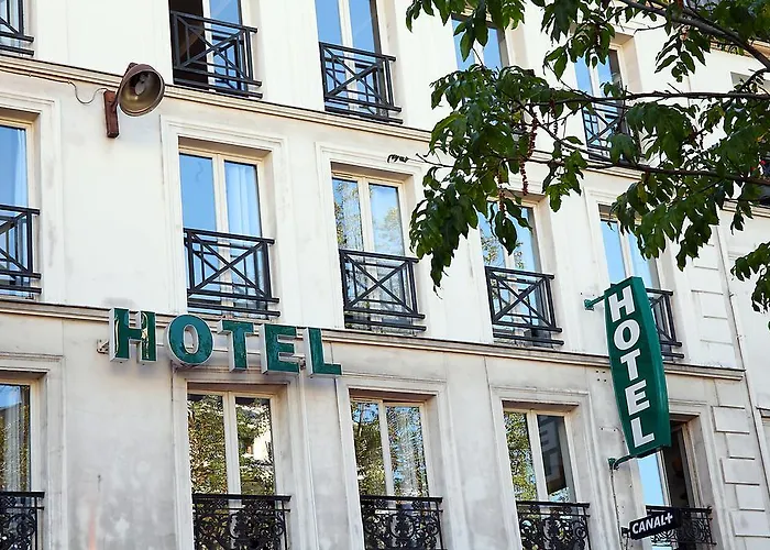 Hotel De La Tour Parigi